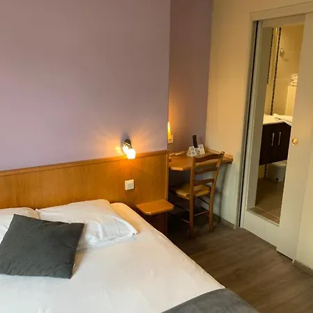 Logis Hotel Auberge De La Foret 2*