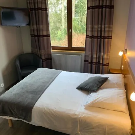 Logis Hotel Auberge De La Foret 2*