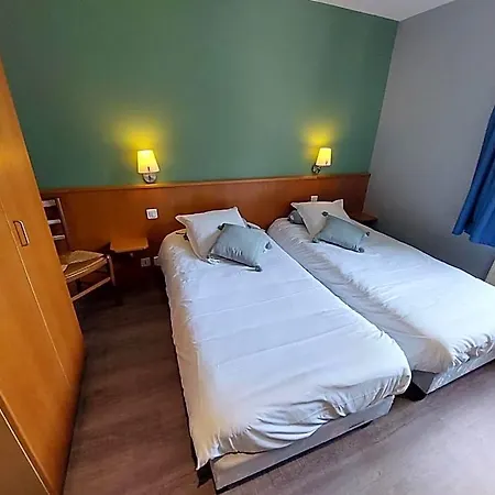 Logis Hotel Auberge De La Foret 호텔