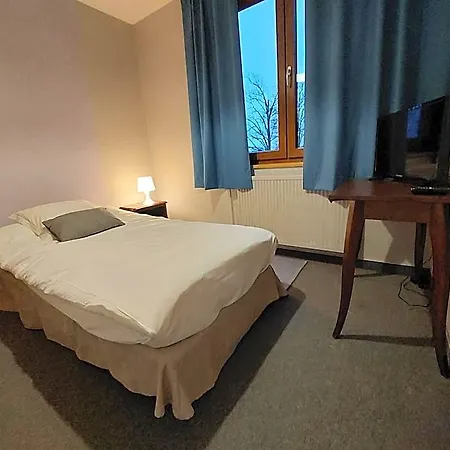 Logis Hotel Auberge De La Foret 호텔 2*