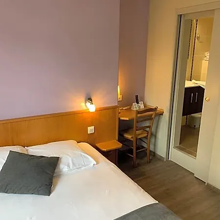 Logis Hotel Auberge De La Foret 2*